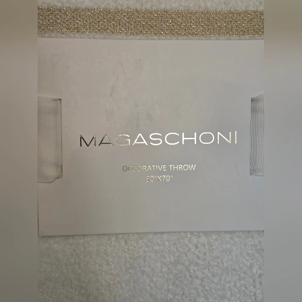 Magaschoni brand new